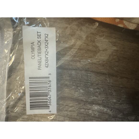 Barefoot Bungalow Olympia Curtain 2 Panels With Tie Backs. 42” X84. Excellent - Picture 2 of 4